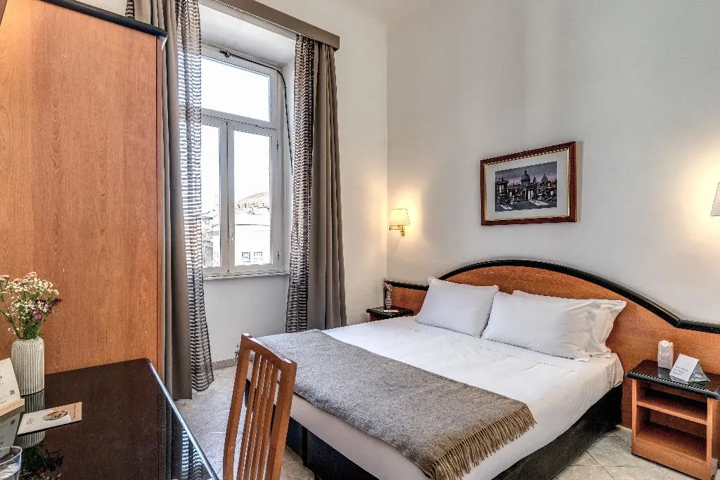 TRIPLE STANDARD Room, Sonya, Rome