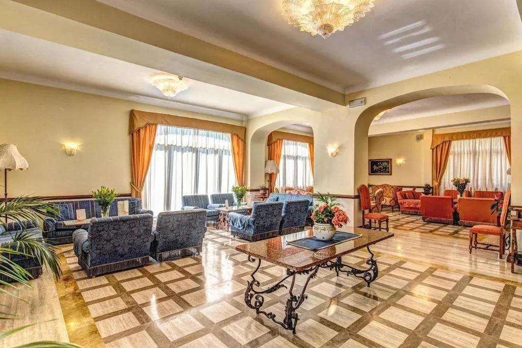 General view, Grand Hotel Hermitage, Naples