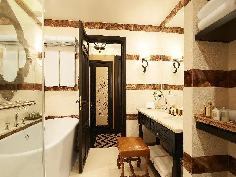 Room, Alfonso XIII, Seville