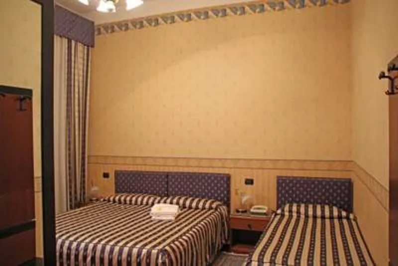 TRIPLE STANDARD Room, Albergo Leon d'Oro, Venice