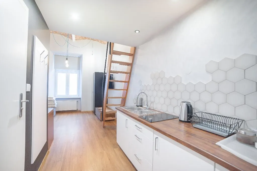 APARTMENT CAPACITY 3 Room, Dizzy Daisy Hostel, Krakow