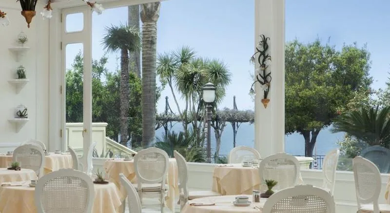 Restaurant, Grand Hotel Royal, Naples