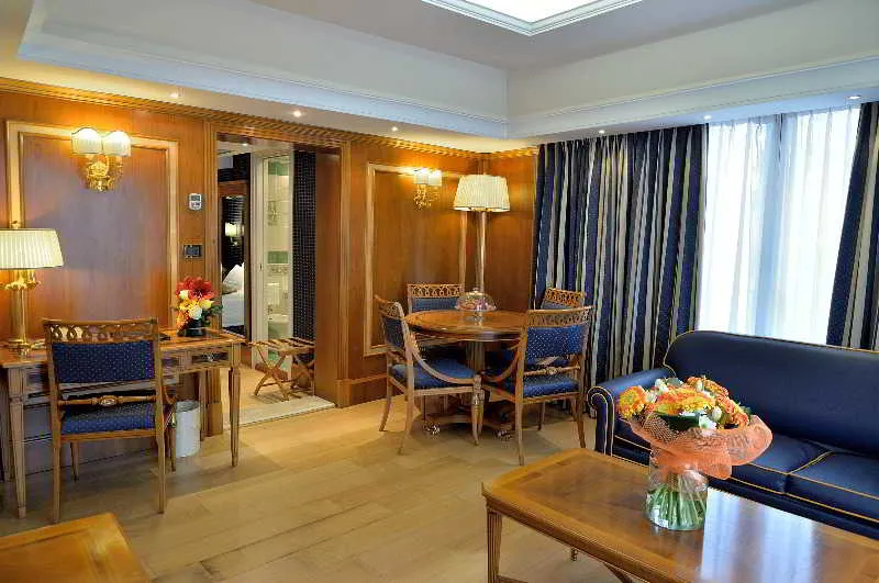 Room, Hotel Homs, Rome