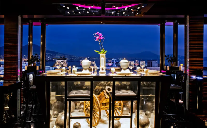 Restaurant, Romeo, Naples