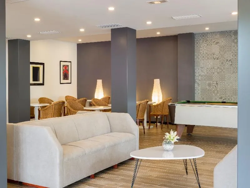 Lobby, Amazonas, Majorca