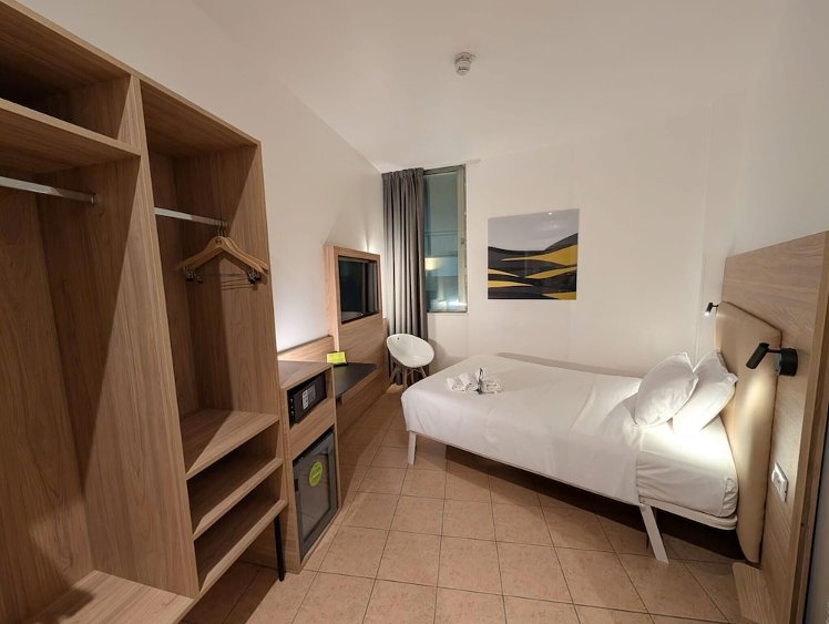 B B Hotel Pomezia Roma, Rome