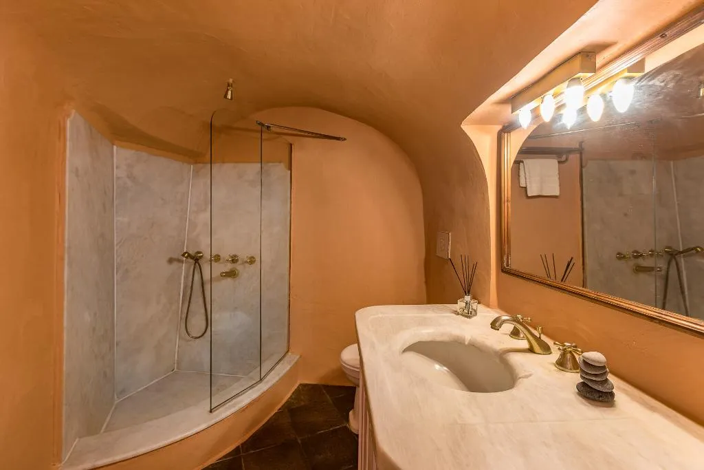 SUITE DELUXE TWO BEDROOM Room, Zannos Melathron Hotel By Omilos Hotels, Santorini