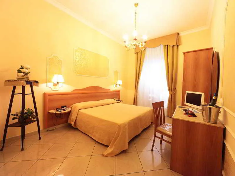 Room, Casablanca, Naples