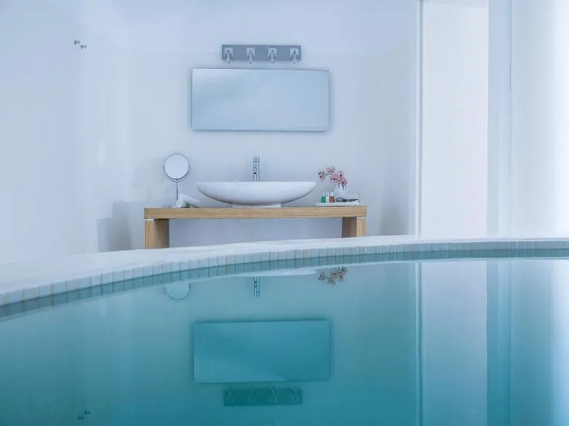 SUITE WITH JACUZZI Room, Aliko Luxury Suites, Santorini