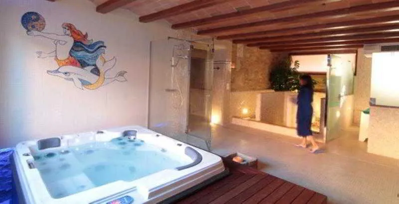 Sports and Entertainment, Rosa, Costa Brava