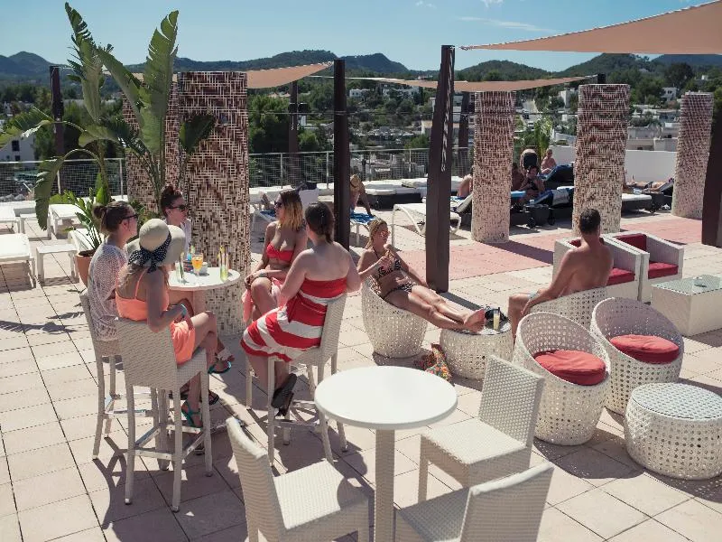 Terrace, AzuLine Hotel Bergantin, Ibiza