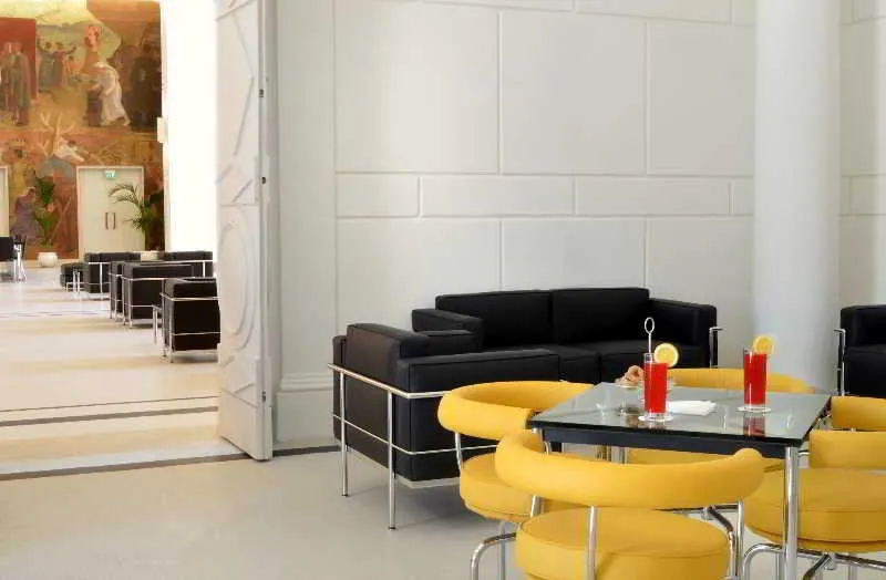 Bar, Palazzo Esedra, Naples