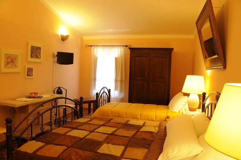 TRIPLE STANDARD Room, La Casa di Babbai, Olbia