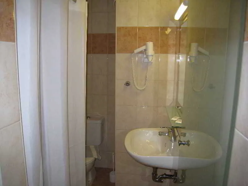 Room, Nafsika, Rhodes