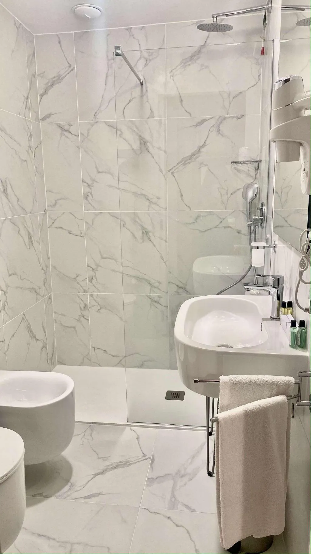 Room, Sanpi Milano, Milan