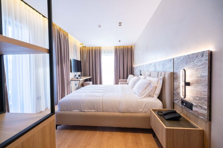 Tris3 Hotel, Kavaje