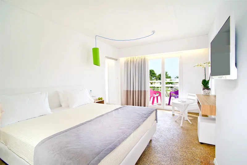 FAMILY ROOM STANDARD Room, Marathon Beach Resort, Athens