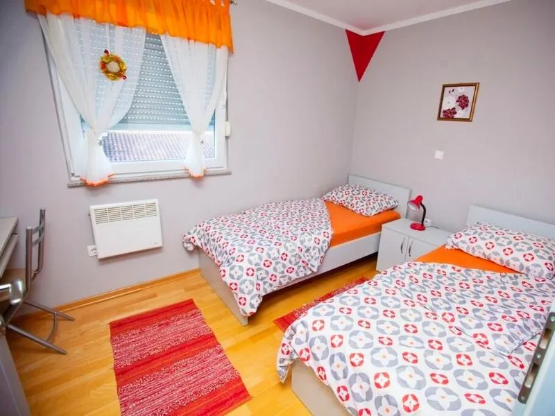 APARTMENT CAPACITY 6 TWO BEDROOMS Room, Saric, Istria