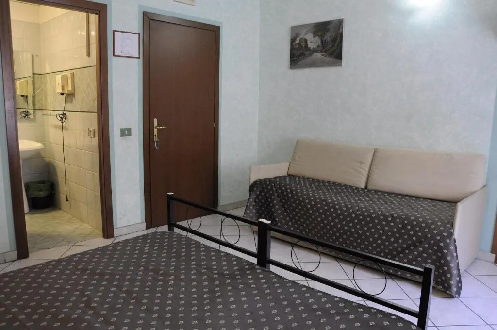 DOUBLE STANDARD Room, Hotel Farini, Rome