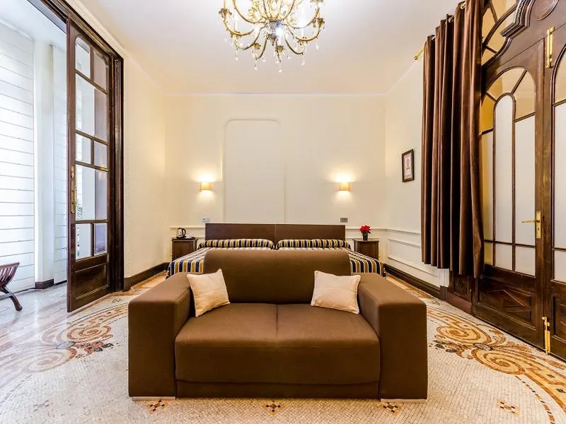 QUADRUPLE SUPERIOR Room, Victoria Palace, Barcelona
