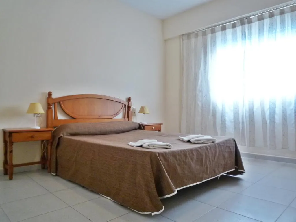 APARTMENT CAPACITY 7 THREE BEDROOMS Room, Alondras, Valencia