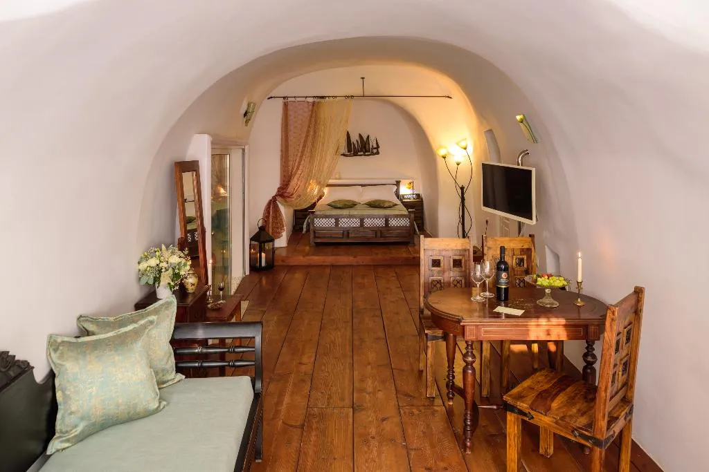 SUITE HONEYMOON Room, Fanari Villas, Santorini
