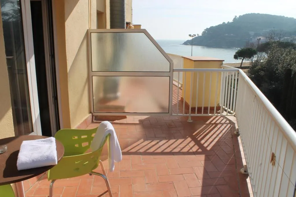 DOUBLE WITH TERRACE Room, Hostal La Fosca, Costa Brava