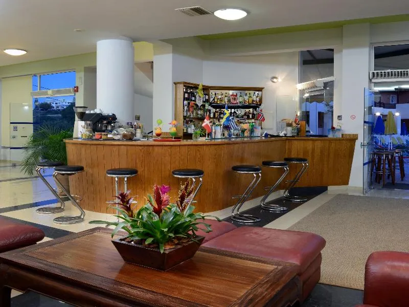 Bar, Pegasus Hotel, Crete