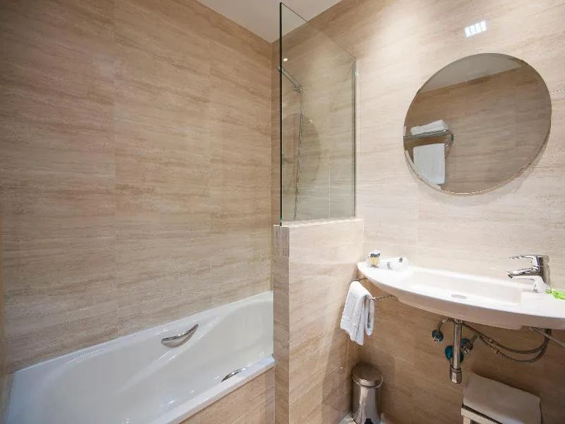 DOUBLE STANDARD Room, Uve Alcobendas, Madrid