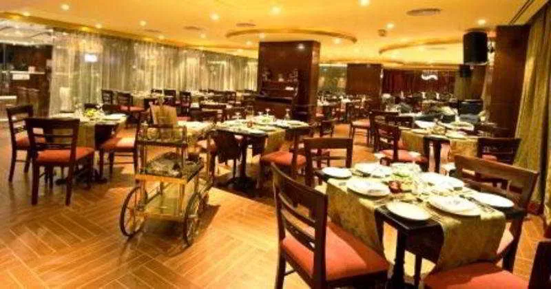 Restaurant, Ramee Royal Hotel Dubai, Dubai