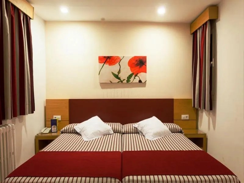 Room, Amic Colon, Majorca