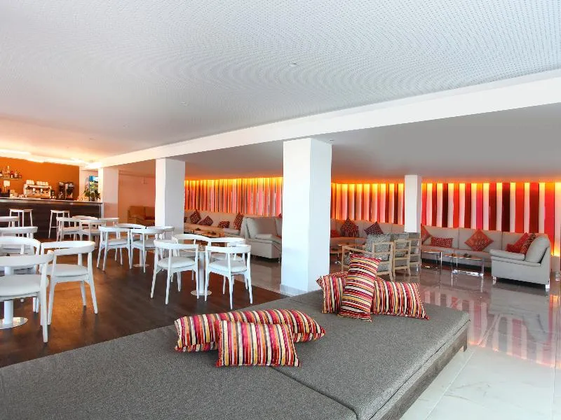 Bar, Iberostar Waves Cala Millor, Majorca