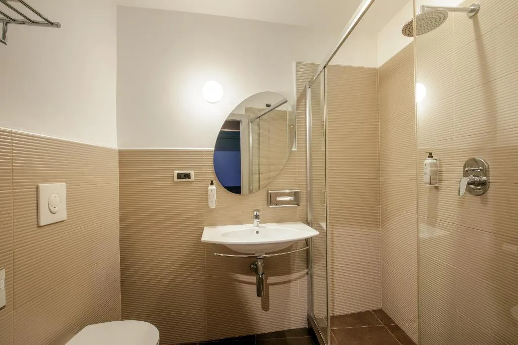 DOUBLE KING SIZE BED Room, Best Western Plus Globus Hotel, Rome