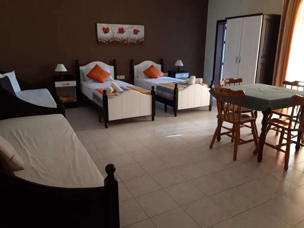 TRIPLE STANDARD Room, Mariblu Guesthouse, Gozo