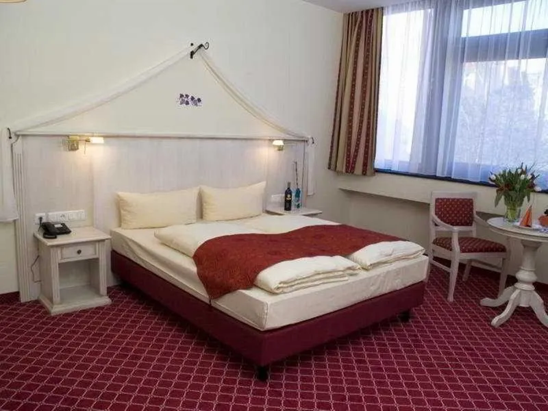 SINGLE STANDARD Room, Hotel Chateau Kurfuerstendamm, Berlin
