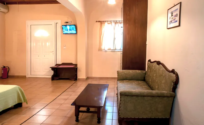 STUDIO CAPACITY 3 Room, Fouxia Apartments and Studios, Corfu