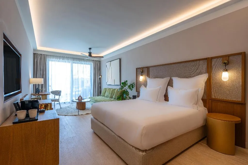 JUNIOR SUITE GARDEN VIEW Room, Aulus Chania Resort, Curio Collection by Hilton, Thessaloniki
