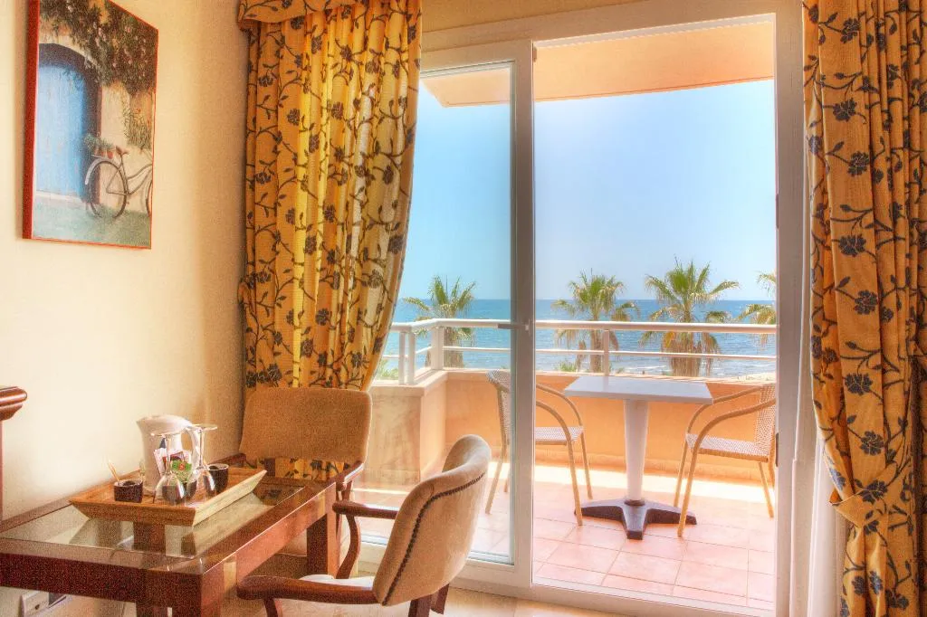 DOUBLE SINGLE USE SEA VIEW Room, Hotel Sunway Playa Golf & Spa, Sitges, Costa Brava