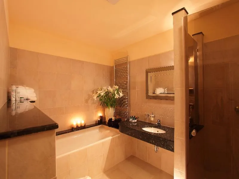 APARTMENT STANDARD Room, Elysee Hotel Prague, Prague