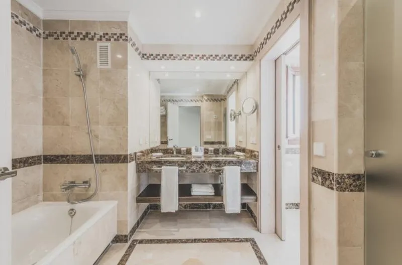 DOUBLE DELUXE Room, Puente Romano Beach Resort and Spa, Costa Del Sol