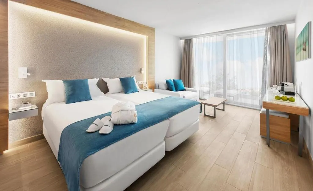 FAMILY ROOM SEA FRONT Room, Elba Sunset Mallorca Thalasso Spa, Majorca