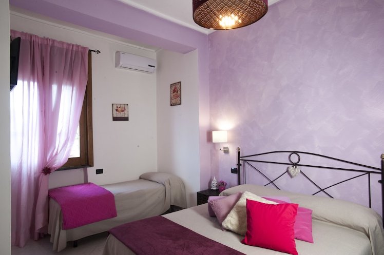 B&B Elena, Naples