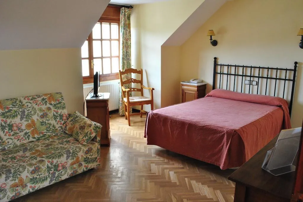 SUITE STANDARD Room, Las Gacelas, Madrid