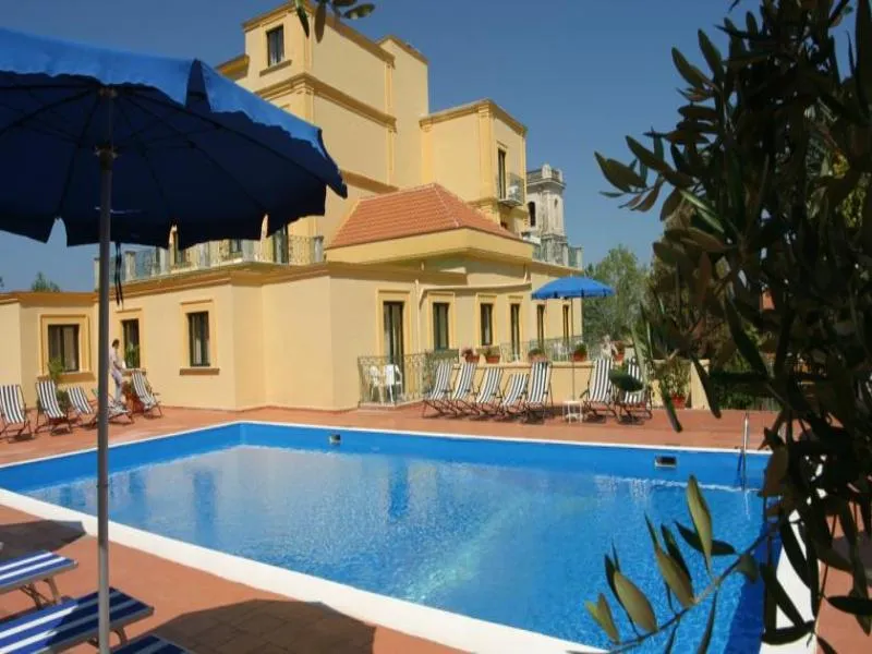 Pool, Villa Igea, Naples