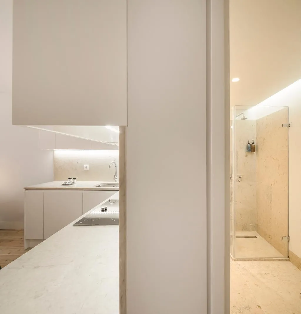 STUDIO SUPERIOR Room, Lisbon Serviced Apartments - Mouraria, Lisbon
