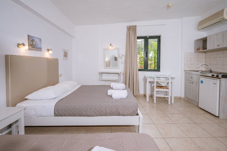 Dionysos Hotel Apartments & Studios, Crete