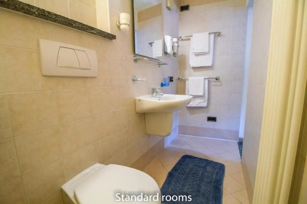 DOUBLE WITH DOUBLE BED Room, In Riva Al Lago, Milan