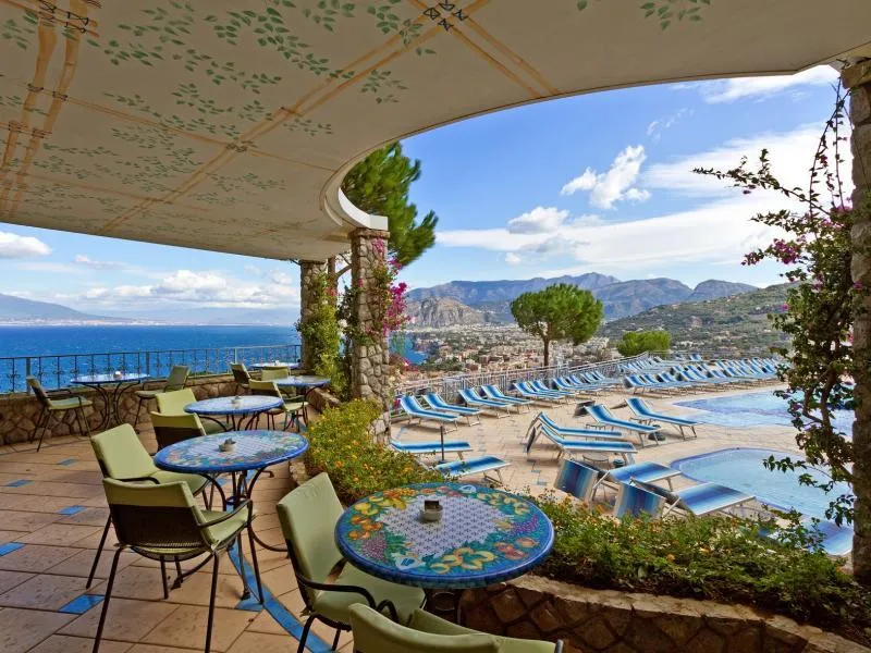Bar, President, Naples