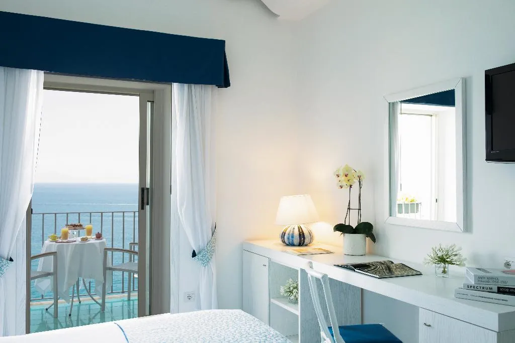 Double or Twin DELUXE Room, Miramalfi, Naples