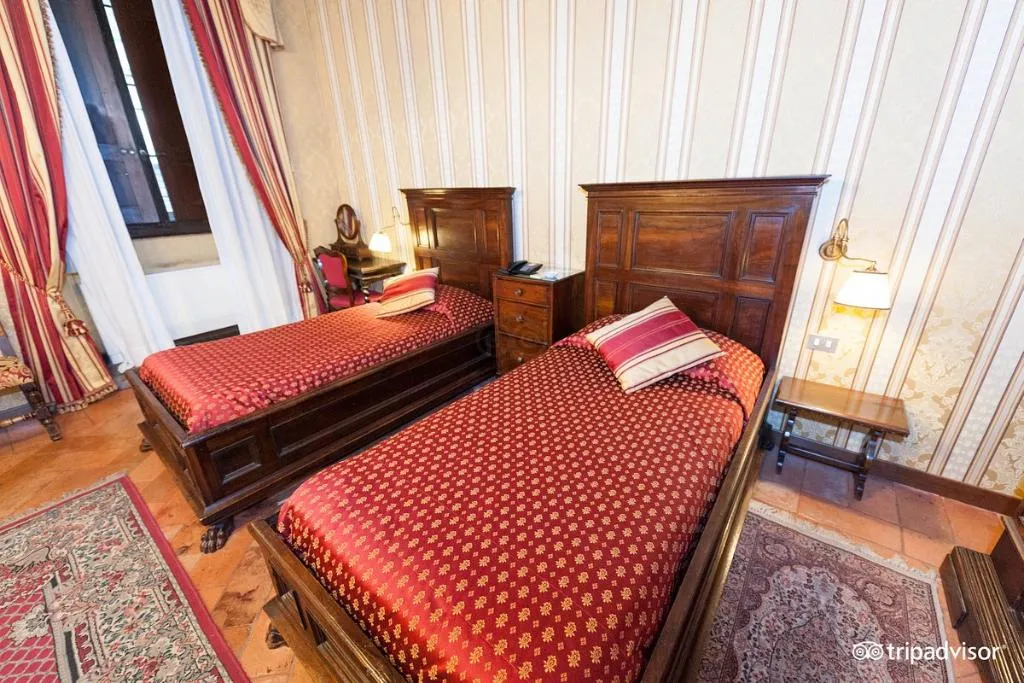 TRIPLE ONE BEDROOM Room, Monna Lisa, Florence